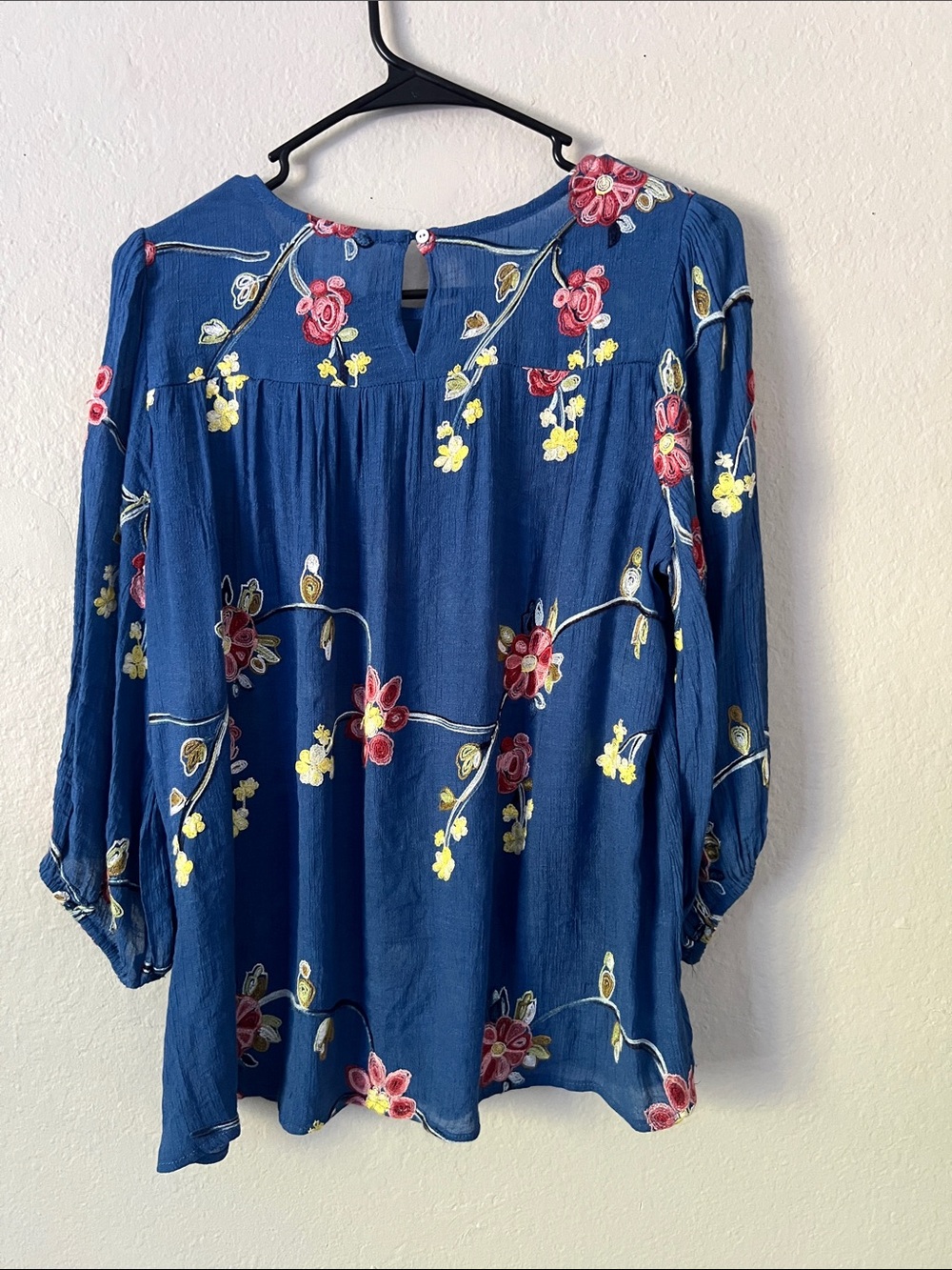 Like New! FIG and Flower Boho Embroidered Navy Floral Peasant Top Size L - Picture 5 of 11